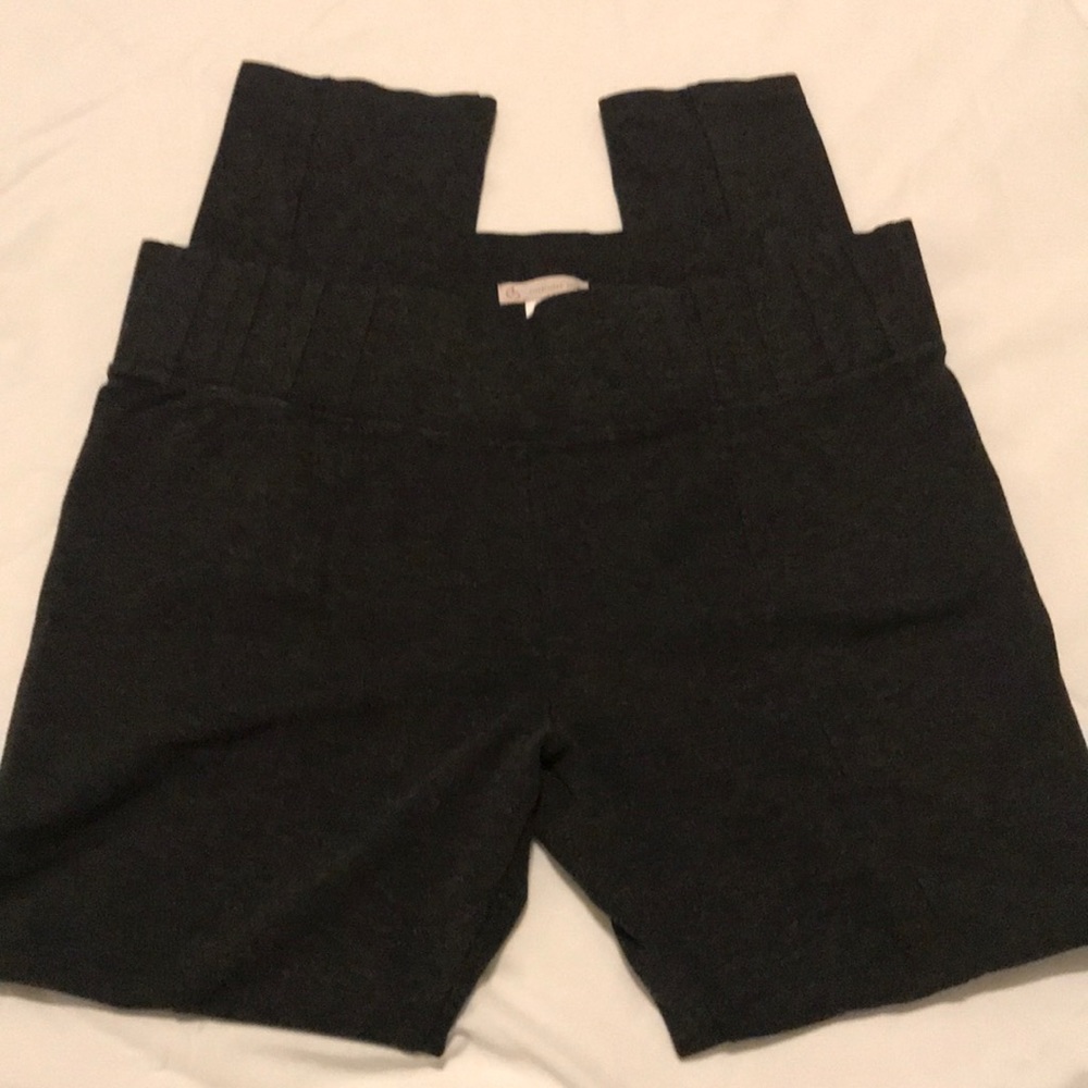 NWOT Dress Barn Grey Leggings.  Size Large